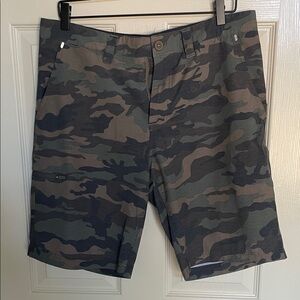 Men's Flag & Anthem Camouflage Cargo Shorts, Size 33